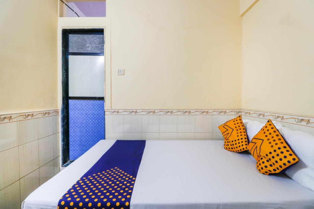 สปอต ออน 66527 ปัลลาวี ลอดจ์ Hotel Ulhasnagar ภายนอก รูปภาพ