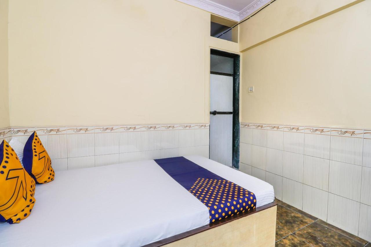 สปอต ออน 66527 ปัลลาวี ลอดจ์ Hotel Ulhasnagar ภายนอก รูปภาพ