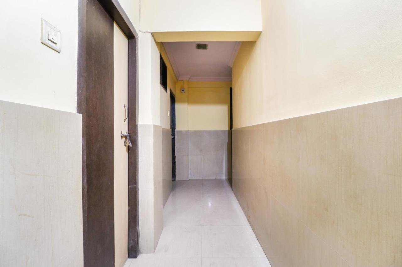 สปอต ออน 66527 ปัลลาวี ลอดจ์ Hotel Ulhasnagar ภายนอก รูปภาพ