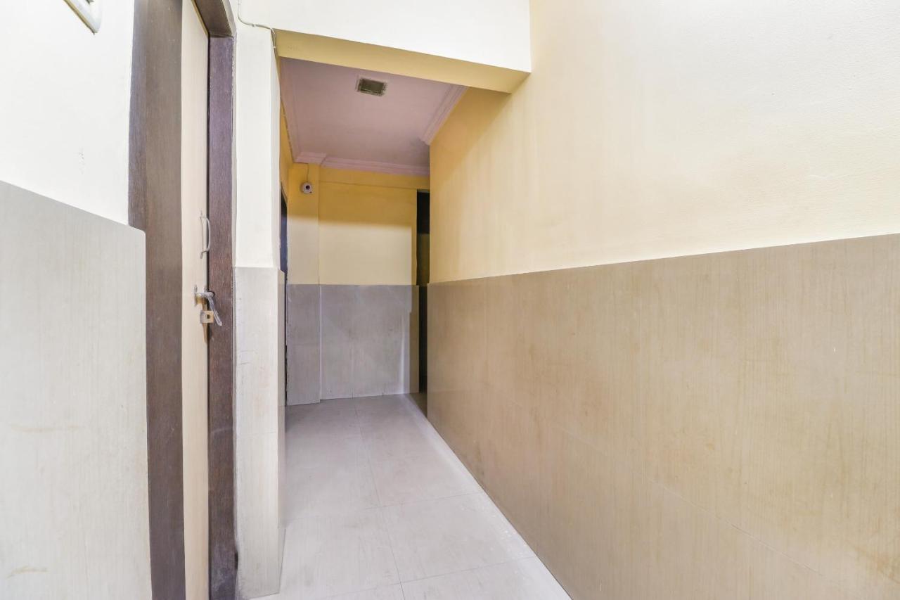 สปอต ออน 66527 ปัลลาวี ลอดจ์ Hotel Ulhasnagar ภายนอก รูปภาพ